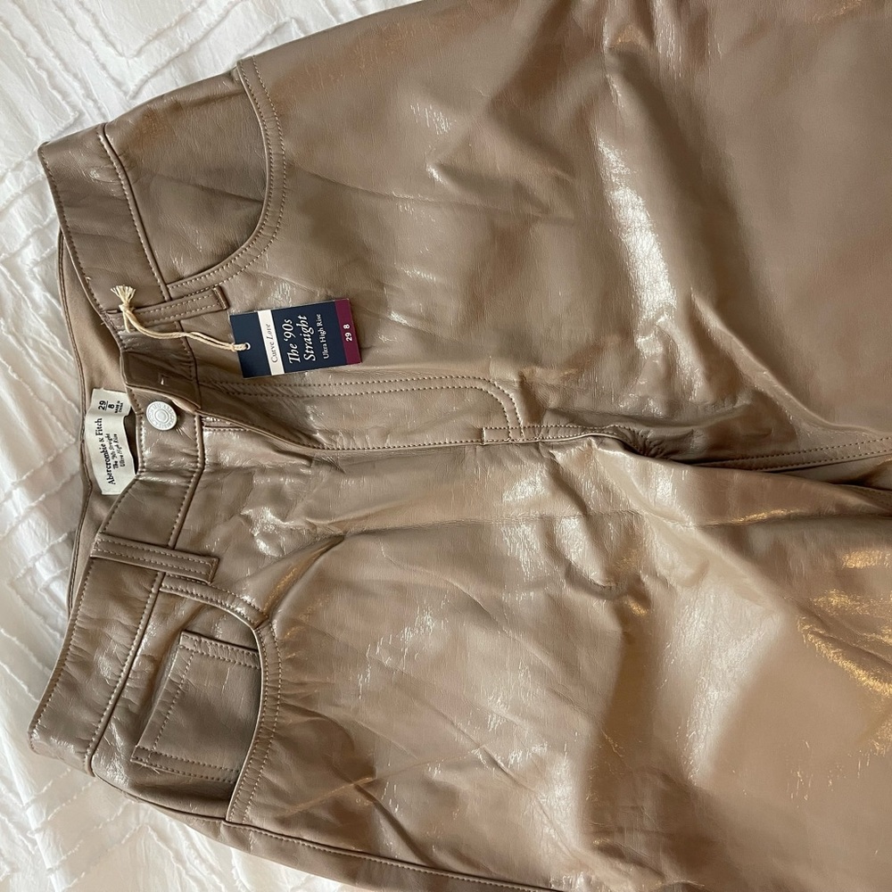 Abercrombie & Fitch Vegan Leather Curve Love 90’s Straight Leg Pants - Picture 5 of 6